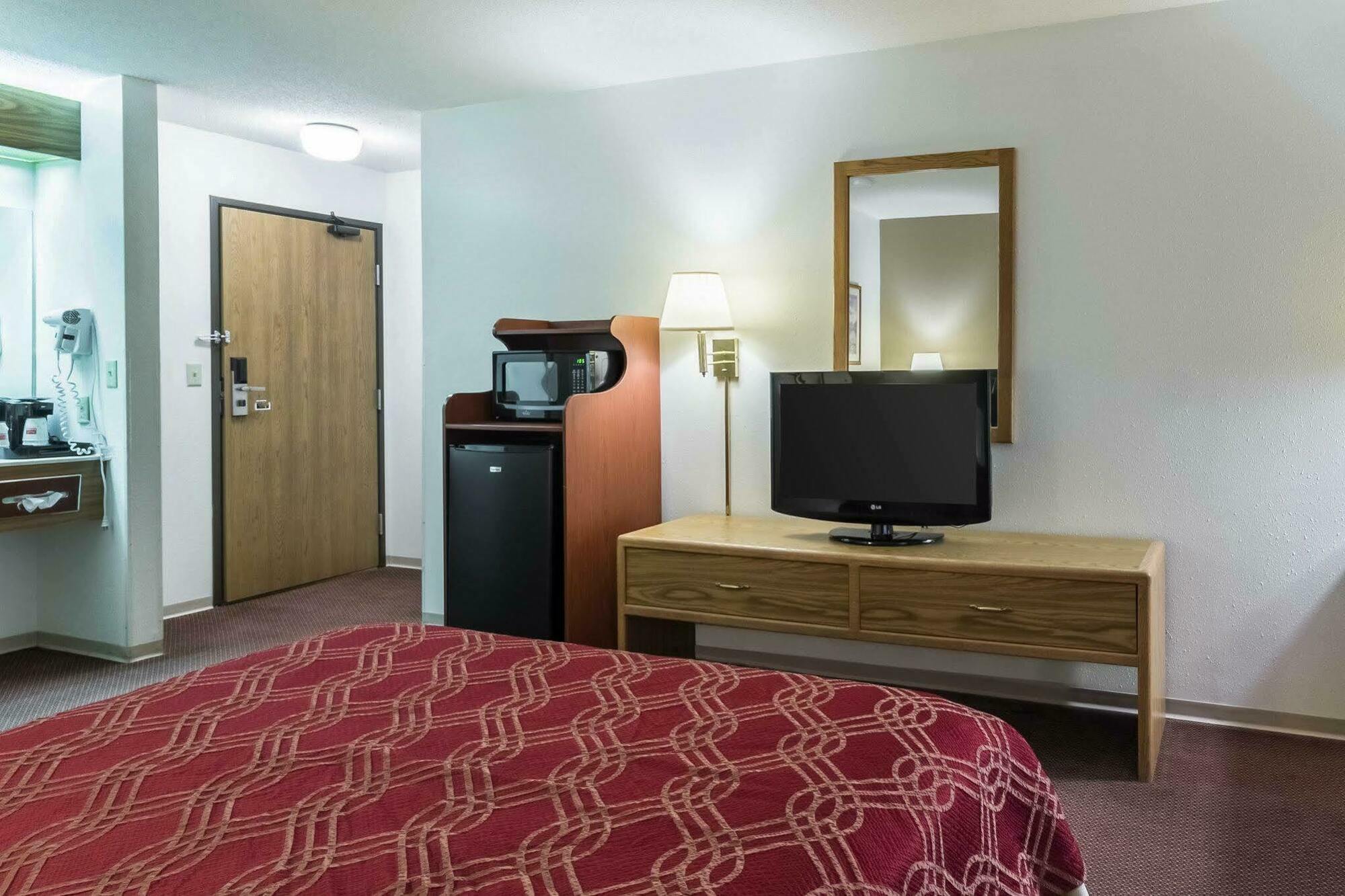 Econo Lodge Ortonville Εξωτερικό φωτογραφία
